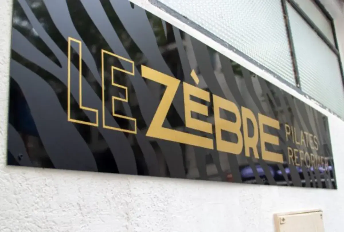 Enseigne bandeau Le Zèbre – Boulogne-Billancourt