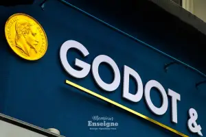 Zoom enseigne Godot Brest